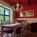 Gruppenhaus In *